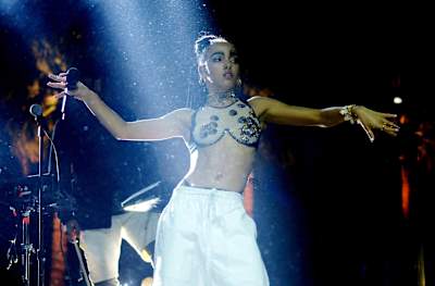 FKA twigs at Coachella 2015