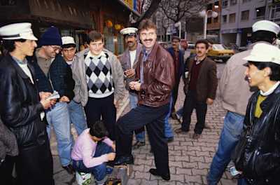 1990 yazı: Hiddink, Fenerbahçe'deki ilk iş gününde