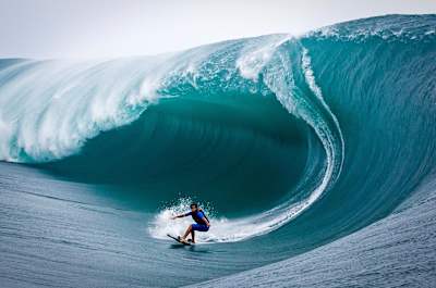 Julian Wilson charging huge Teahupo’o back in 2011
