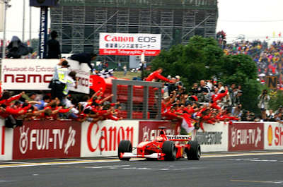 Schumacher vence o Grande Prémio do Japão de 2000.