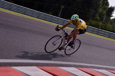 Ciclismo e automobilismo: amor ou ódio?