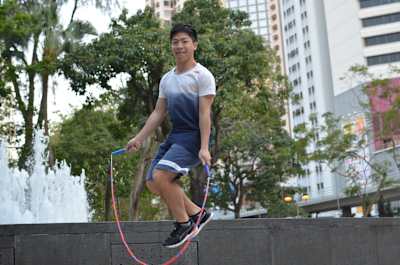 何柱霆年僅22歲，已是兩屆世界跳繩錦標賽冠軍，最大心願是每名香港市民都知道香港人跳繩的厲害