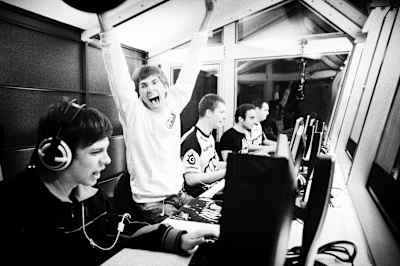 Na'Vi goes into the final 3