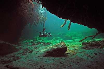 Le Sistema Sac Actun au Mexique est plus un réseau de grottes immergées qu'un lac souterrain.