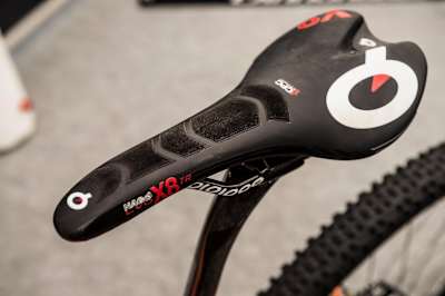 The Prologo X8 saddle with its grippy CPC system. 