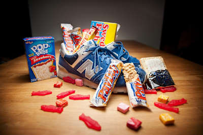 Verschiedene Süßigkeiten und Junkfood