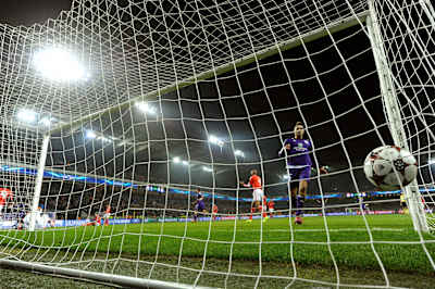 'Stan, we're kicking THAT way'