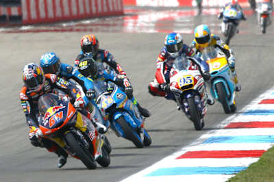 Bo Bendsneyder does the dangle in Moto3