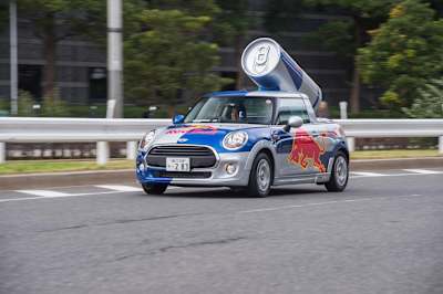 停まっていても走っていても、つい目を奪われてしまう愛くるしい姿が魅力。