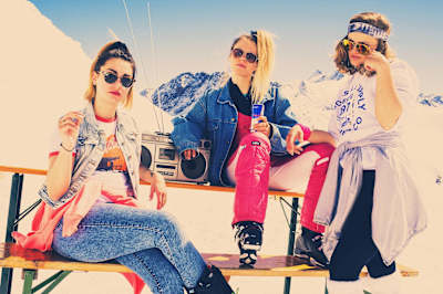 Die Mädels sind ihm völlig egal.