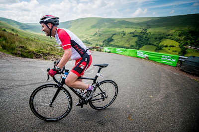 Un ciclista durante la carrera Dragon Devil.