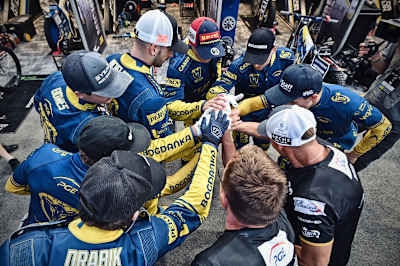 Jeden za wszystkich, wszyscy za jednego