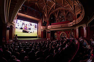 Az Urániában volt a díszbemutató