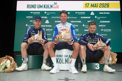 Laurence Pithie auf dem Podium von Rund um Köln.