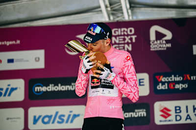 Lorenzo Finn with his Giro Next Gen trophy