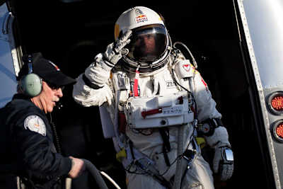 Felix Baumgartner - Red Bull Stratos test flight