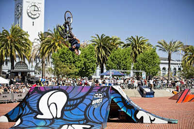Fixed gear freestyle rider Addison Zawada in San Francisco
