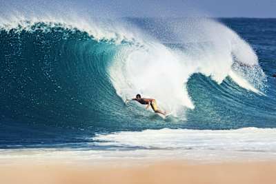 Carlos Muñoz Surfing in Hawaii