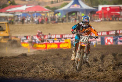 Ken Roczen standing is a do's and don'ts of racing mx at Utah National