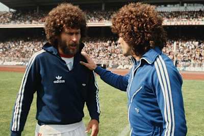 Kevin Keegan'ın saçları ilk kez sönük kalıyor