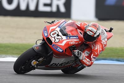 Andrea Dovizioso in inserimento di curva con la Ducati