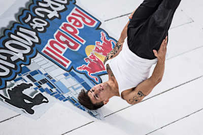 Red Bull Art of Motion 2014 - Aleksandr Baiturin stands on his head