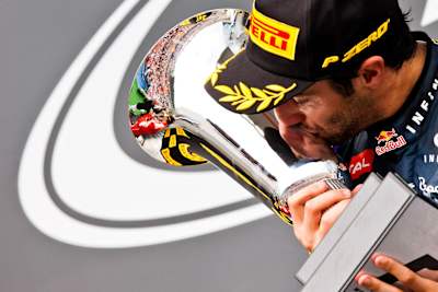 Ricciardo fête une autre victoire Ricciardo fête une autre victoire