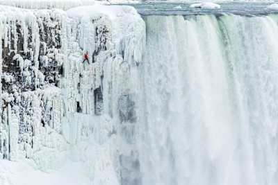 Will Gadd en las Cataratas del Niágara