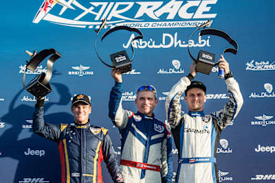 Bonhomme (M), Hall (L) und McLeod (R) feiernd Bonhomme (M), Hall (L) und McLeod (R) feiernd