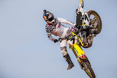 JS7 gets tricky at home JS7 gets tricky at home