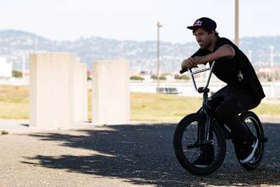 Garrett Reynolds: Under shade tree between filming