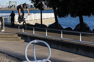Garrett Reynolds: Hanger, pop over grind, hard 360