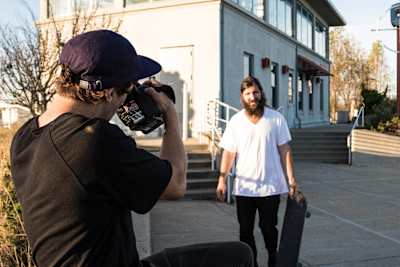 Role reversal: Reynolds on camera, Ennis in action