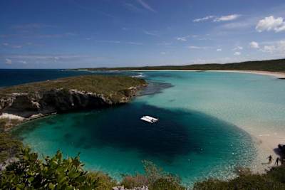 Stig Pryds a freediving do  Dean's Blue Hole, Bahamy