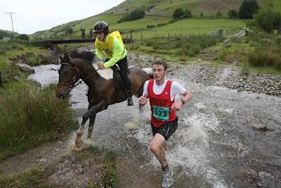 «Марафон человека против лошади»