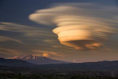 Uma nuvem lenticular