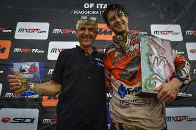 Marco Maddii con papà Corrado sul podio a Maggiora