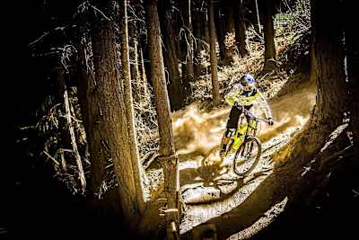 Gee Atherton en el Skyline Bike Park de Nueva Zelanda.