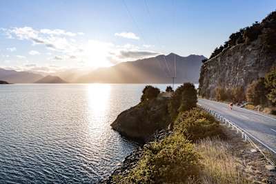 Брейден Каррі тренується на шосе