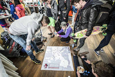 Von Checkpoint zu Checkpoint. Von Checkpoint zu Checkpoint.