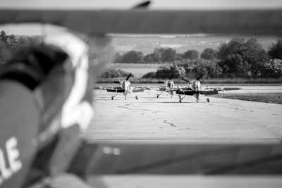 Red Bull Flying Bulls foto Jaroměř létání akrobacie černobílý svět prvky manévry airshow