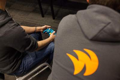 Wavedash Games' logo