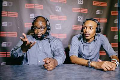 EE and TK can often be found commentating together