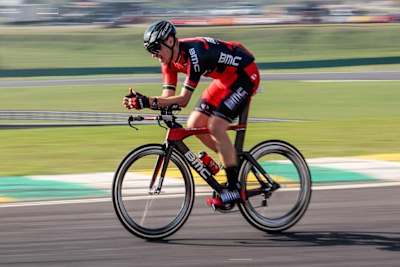 Ciclismo e automobilismo: amor ou ódio?