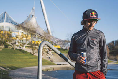 Flo Neuschwander im Olympiapark in München