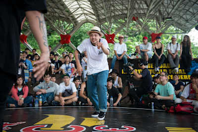 Popping dance