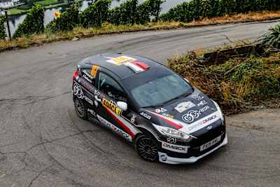 左足ブレーキングは前輪駆動車で絶大な効果を生む