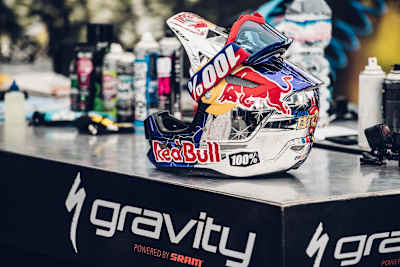 Loïc Bruni's World Champs edition lid