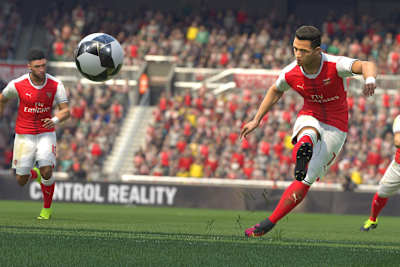 Alexis Sánchez takes a shot in Pro Evo 2017