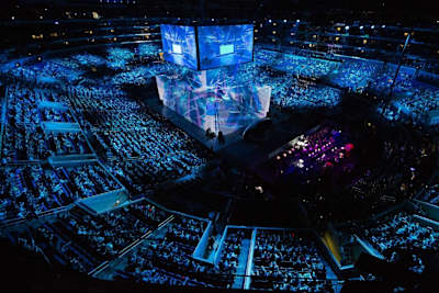 Впечатляющая сцена Staples Center в League of Legends